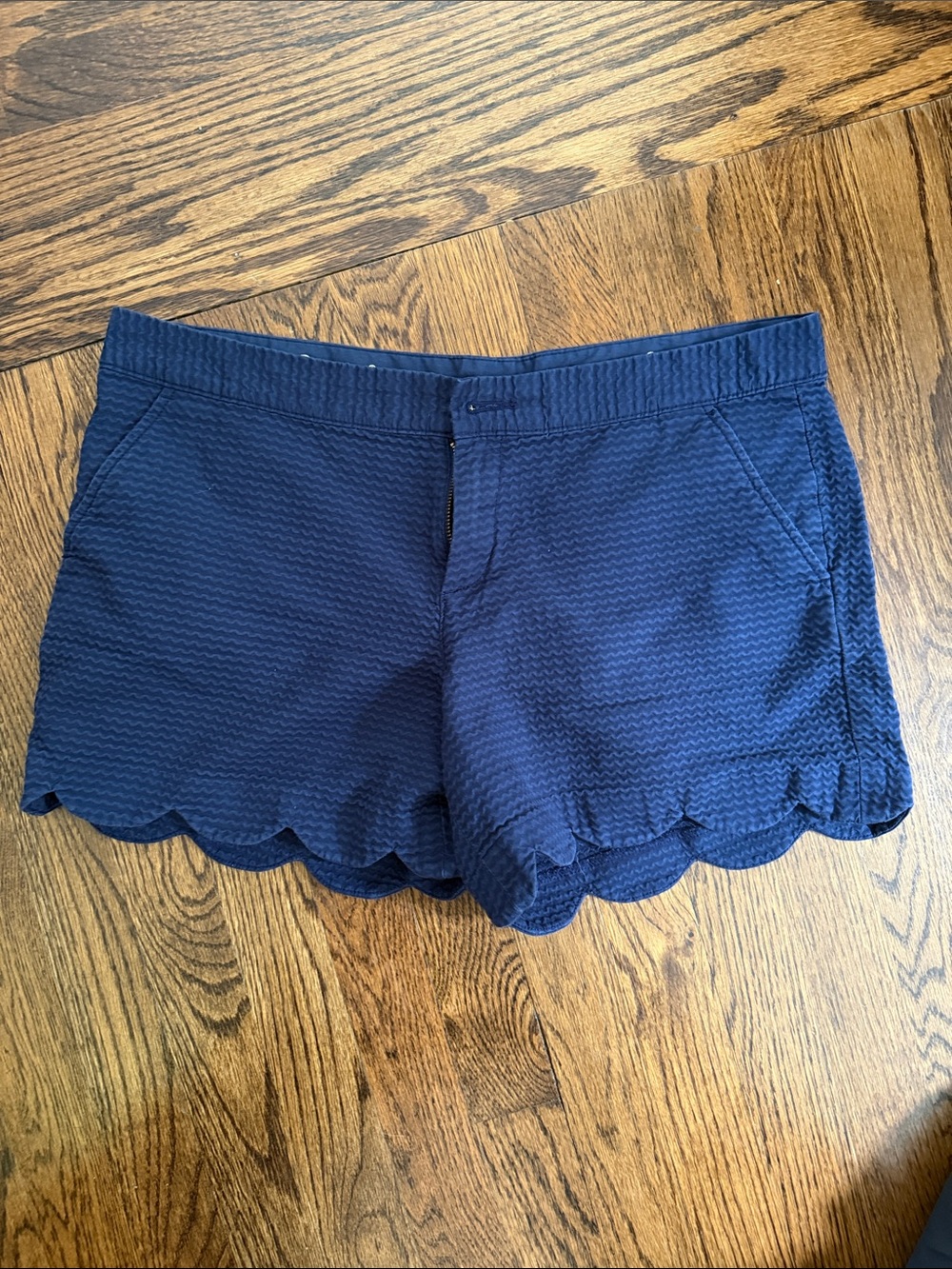 Women's Navy Scallop Hem Shorts